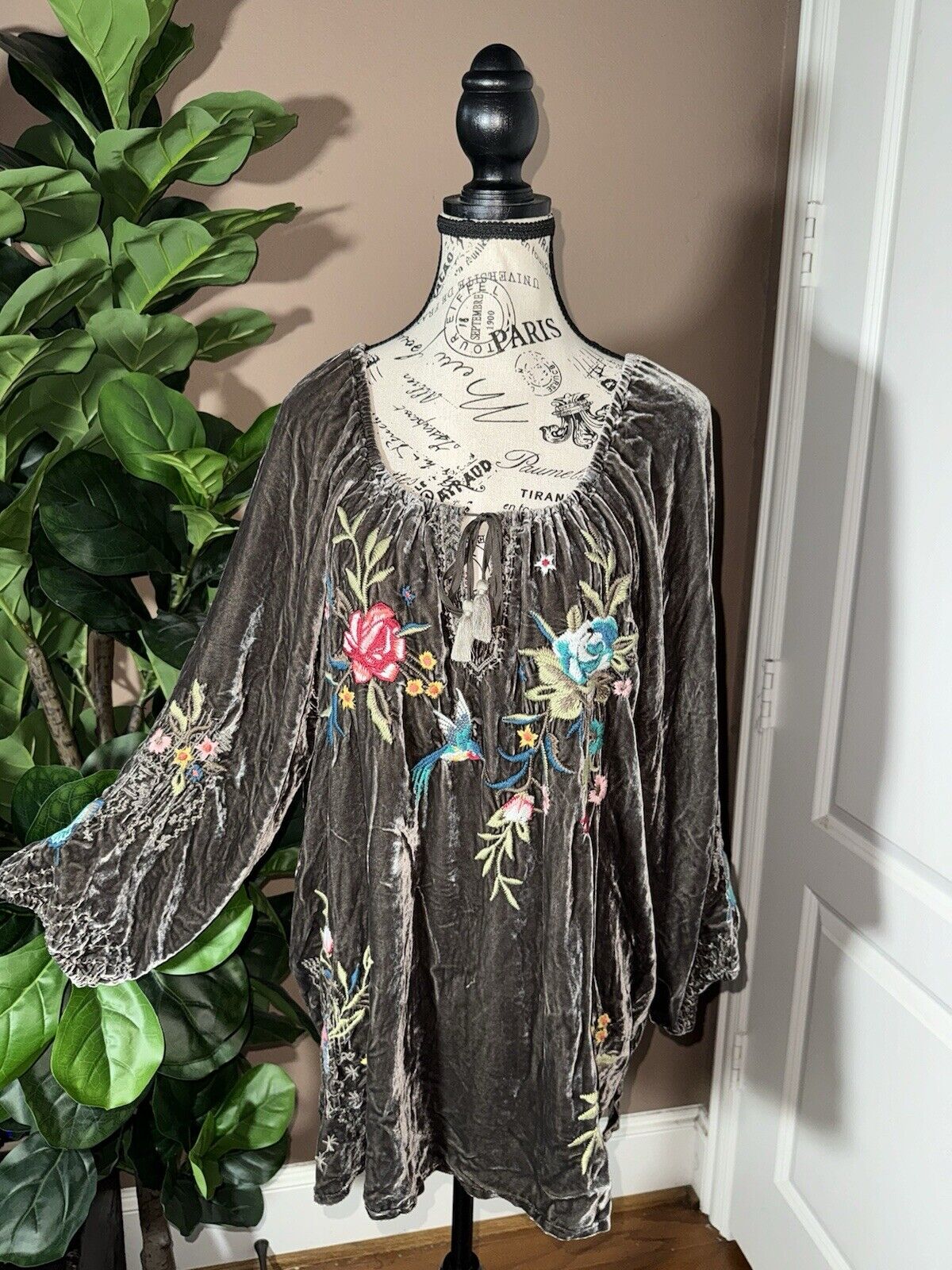 Johnny Was Sz XL Grey Velvet Heavily Embroidered Peasant Top Tunic Blouse