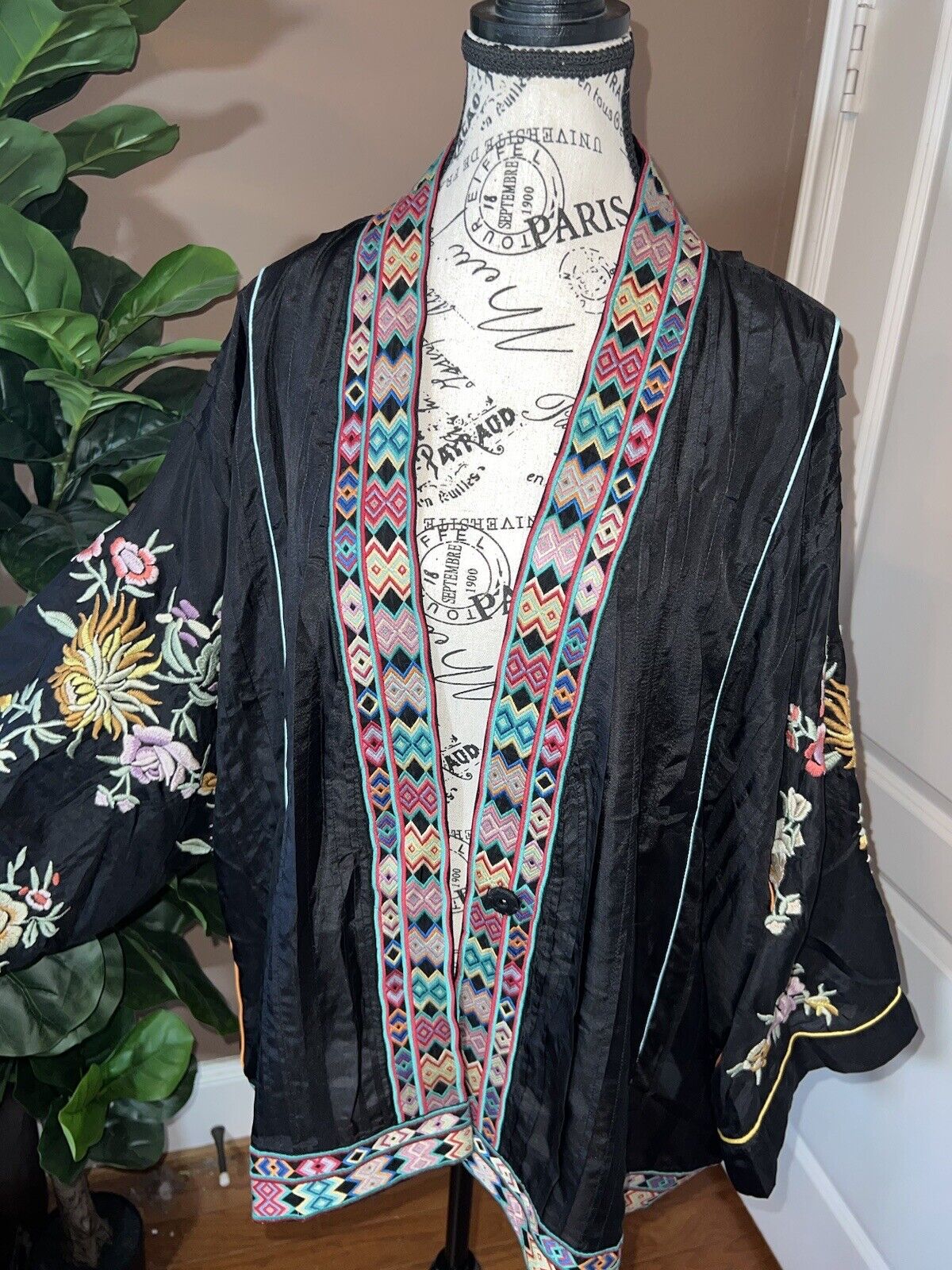 Johnny Was 100% Silk Black Kimono XXL 2X 2XL Floral Embroidered Jacket