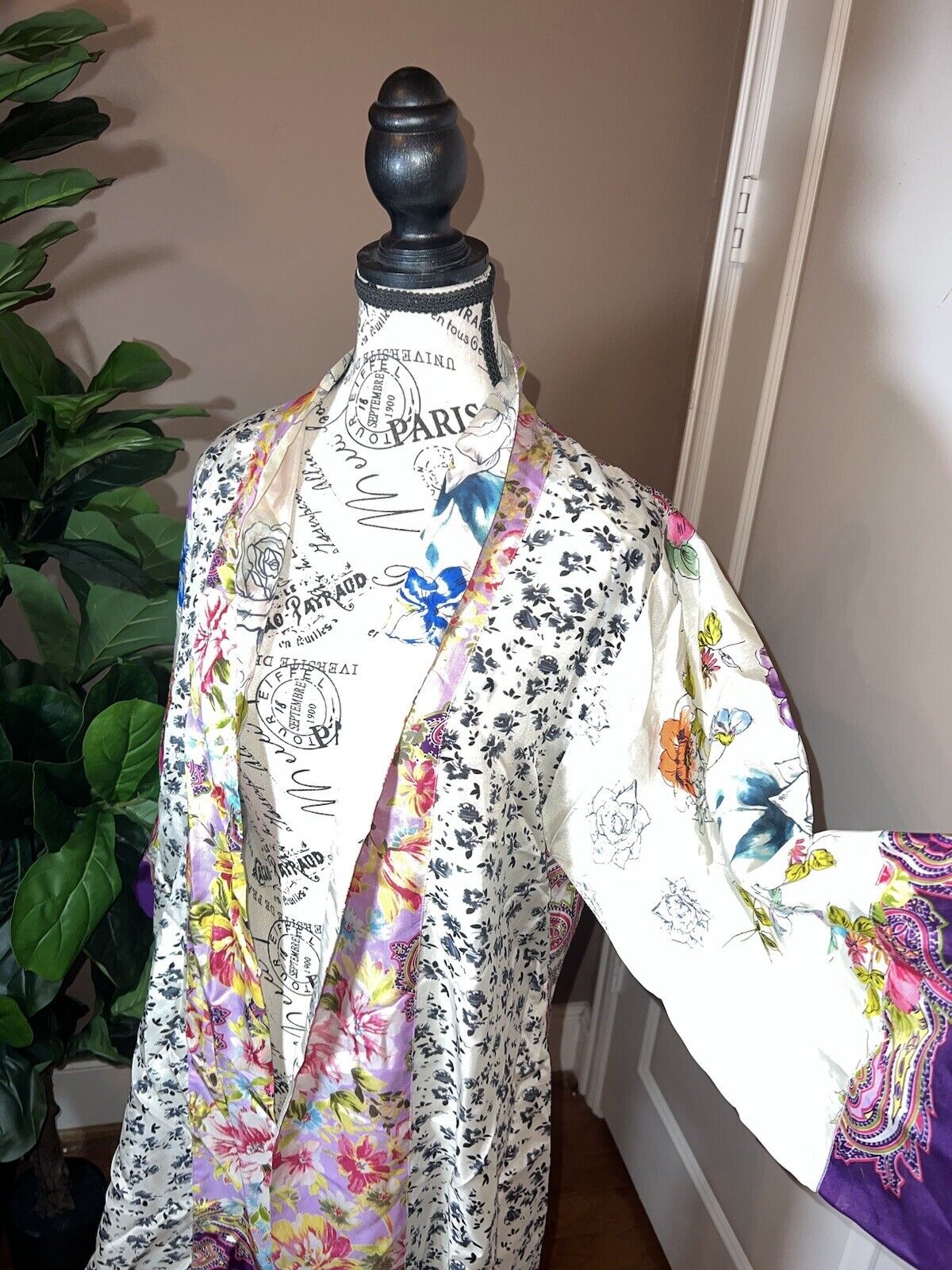 Johnny Was 100% Silk Kimono Wrap Lavender & Purple Trim M Medium Floral SPRING