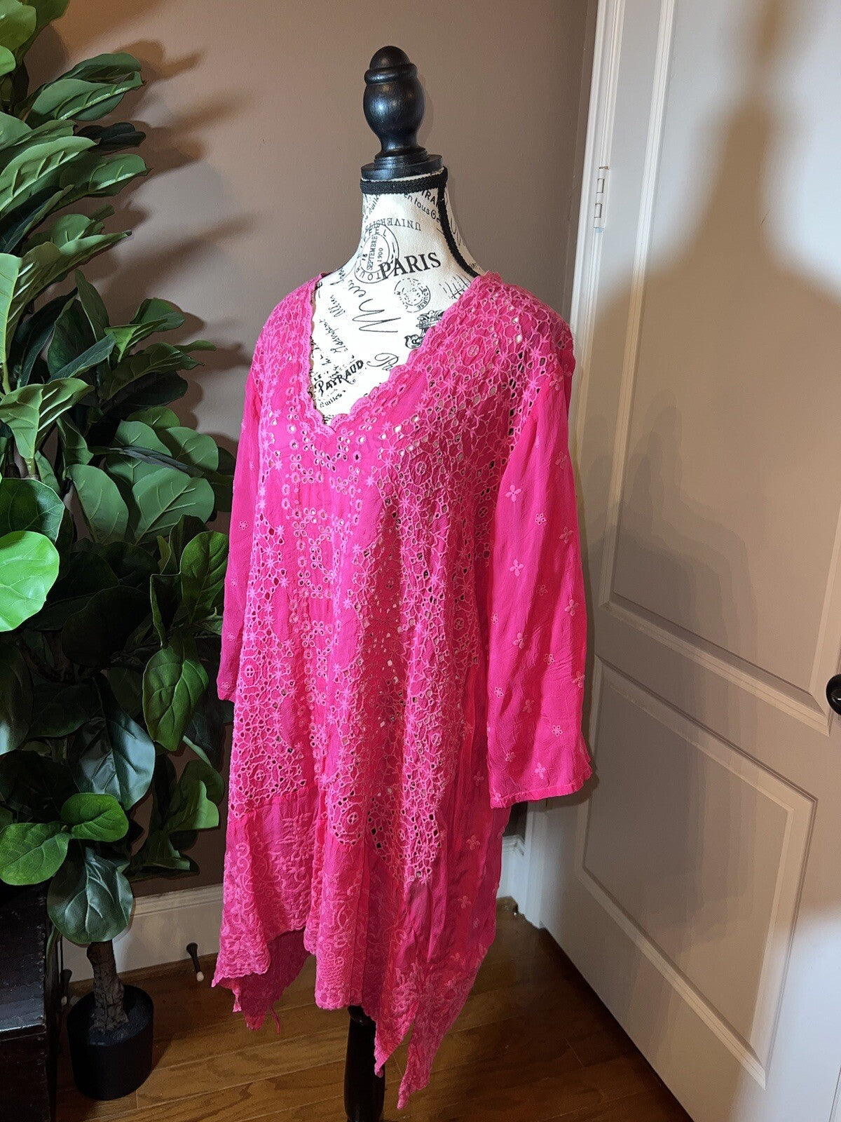 JOHNNY WAS XXL Hot Pink Tunic Top Eyelet Lace Blouse BOHO Shirt Lightweight Cool Johnny Was