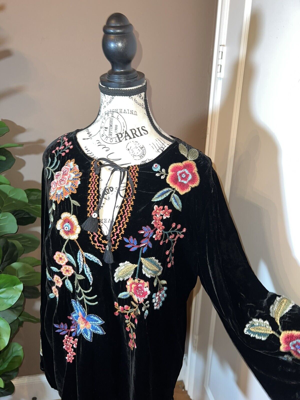 Johnny Was Black Velvet Heavily Embroidered Tunic Top XL Peasant