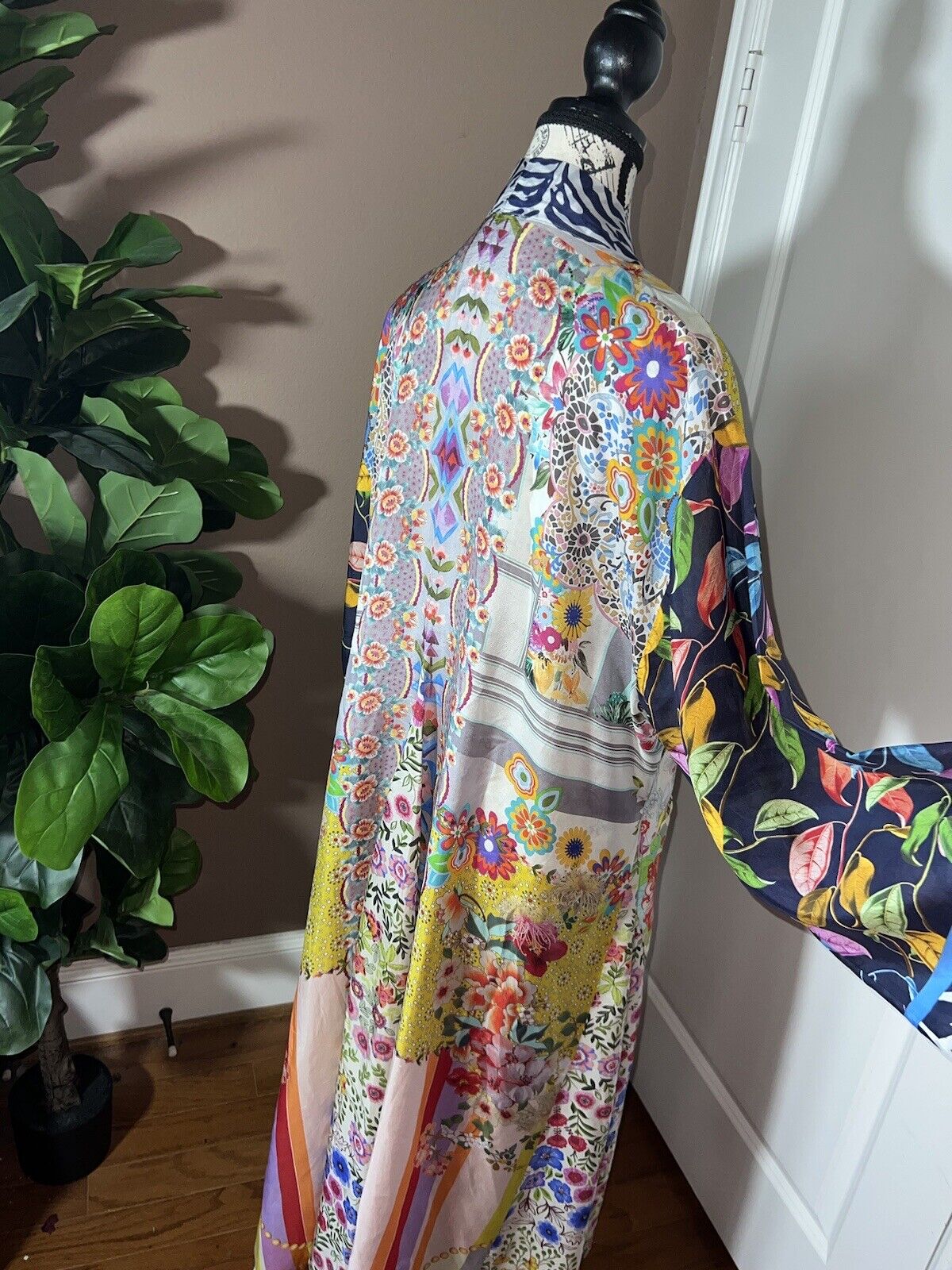 Johnny Was 100% Silk Long Kimono Wrap L Large Spring Floral Duster Robe