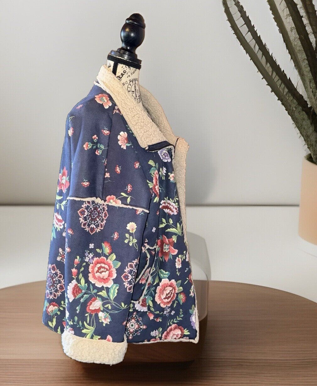 Johnny Was L Navy Blue Coat Jacket Faux Suede & Shearling Oversized Floral Johnny Was Pete & Greta