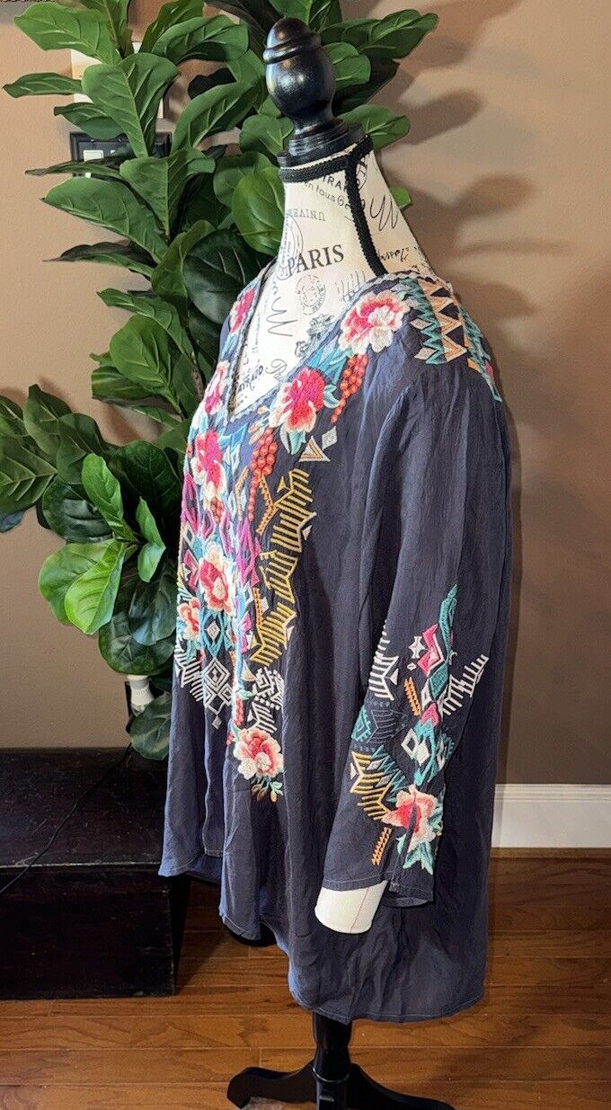 Johnny Was 3x 3XL Tunic Top Navy Silky Swing Hem Embroidered Peasant Blouse