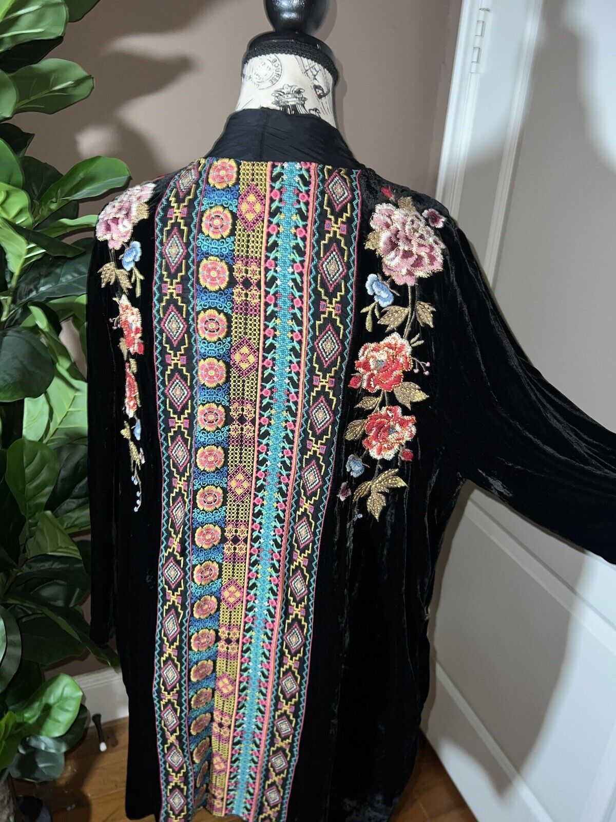 Johnny Was Black Embroidered Velvet & Silk Long Kimono Wrap Large Floral