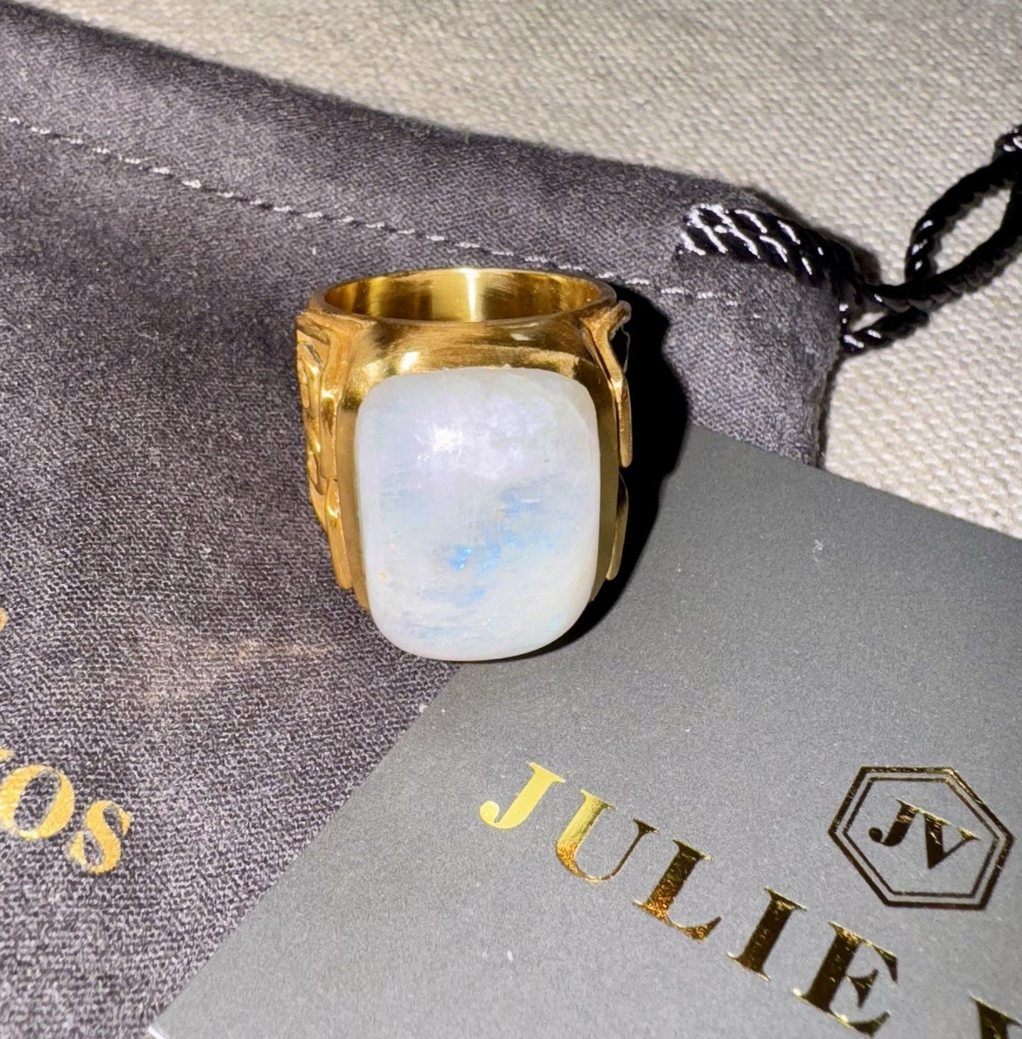 Julie Vos Sz 8 Creamy White Moonstone Statement Ring 24K Plated Looks Unworn Julie Vos