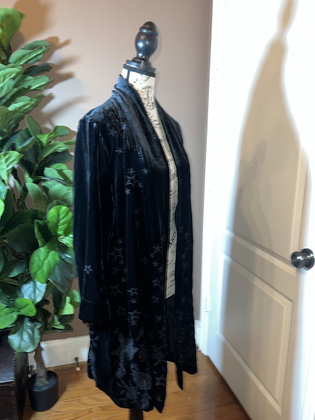 Johnny Was XL Velvet Kimono Celestial Wrap Jacket Black Tone Embroidery Star