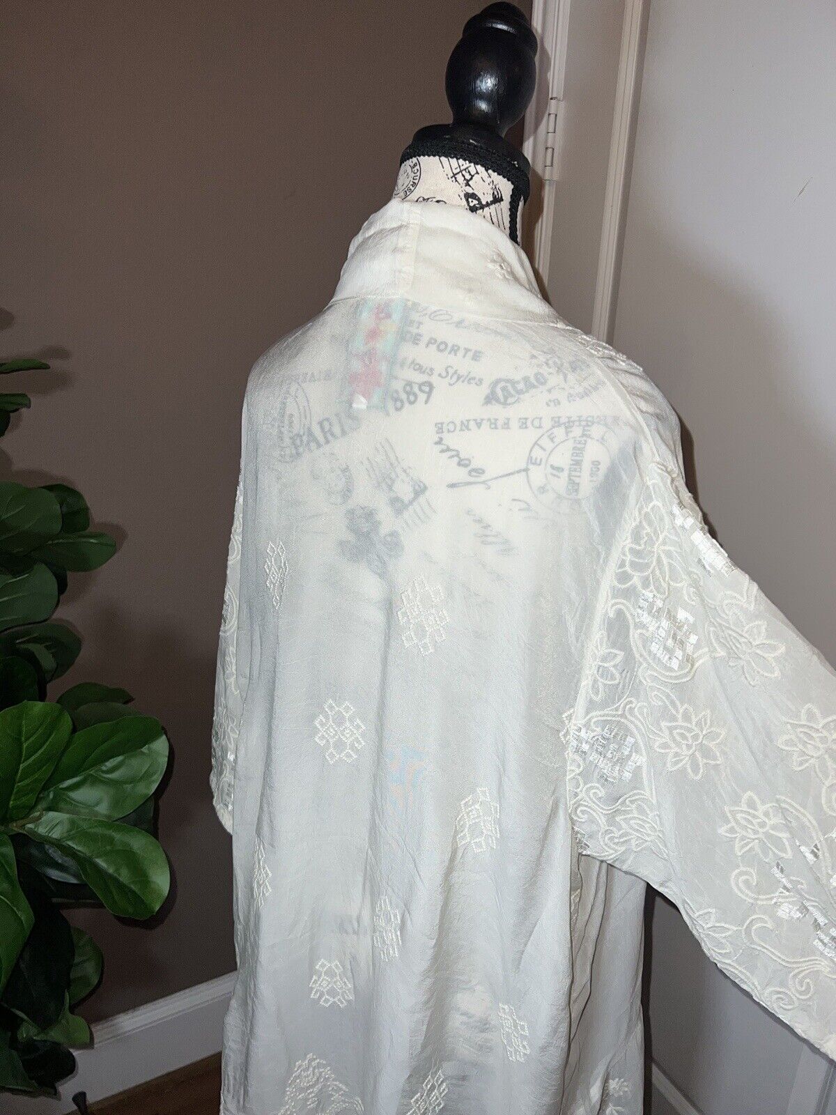 Johnny Was Ivory Ecru Silky Embroidery & Lace Kimono Beach Wedding L Large Wrap