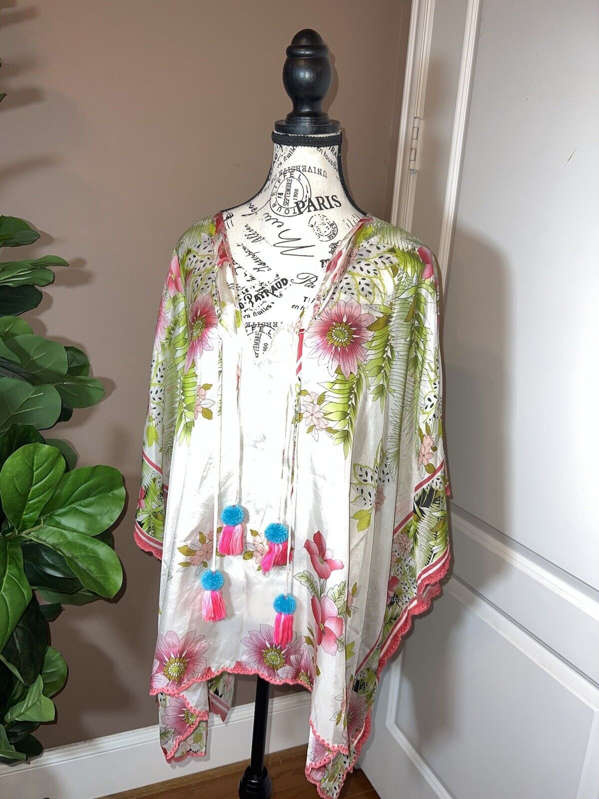 Johnny Was O/S 100% Silk Kimono Wrap Top Cover Up With Tassels SPRING & Summer