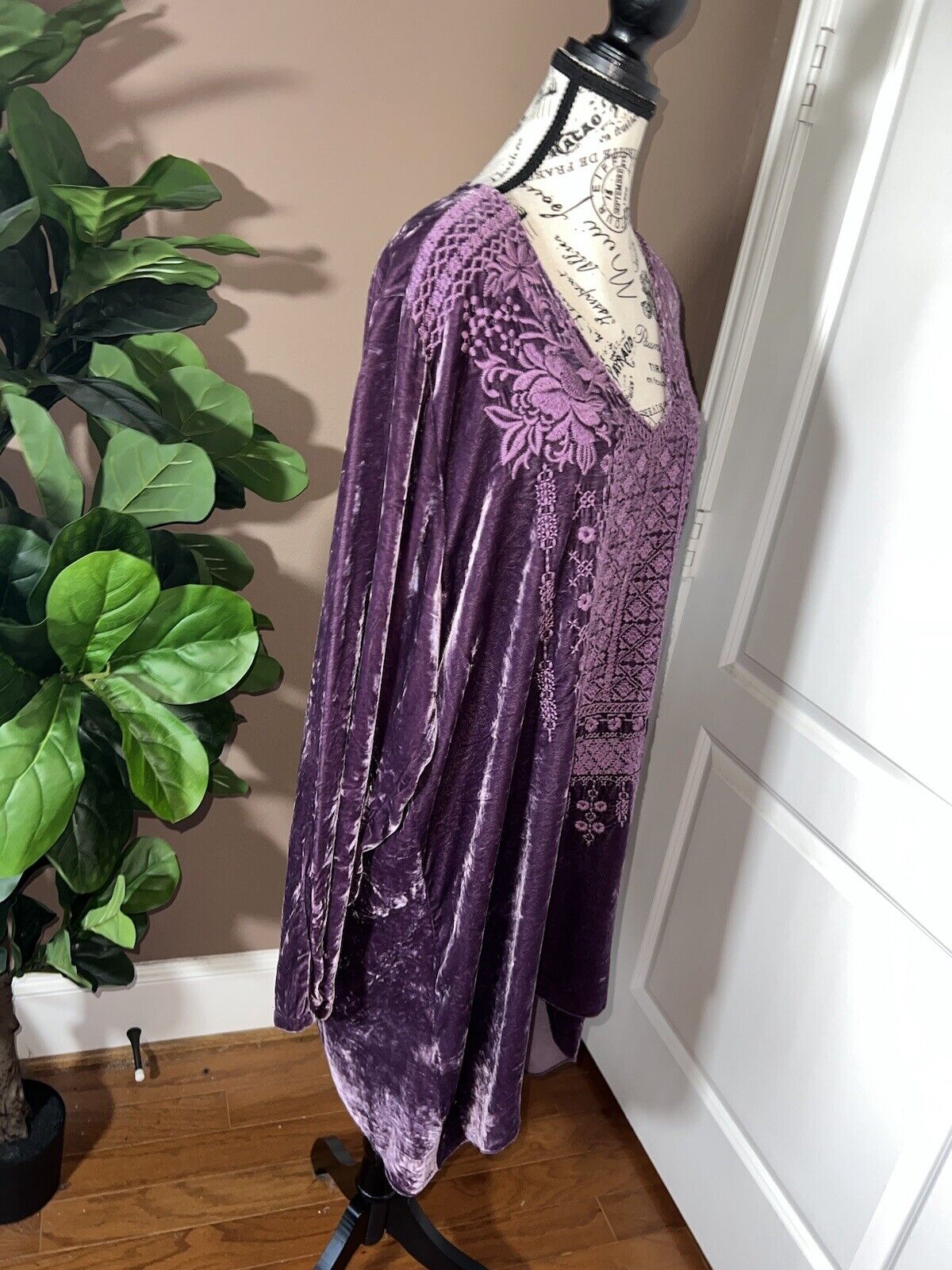 Johnny Was XL 1X Purple Plum Velvet Tunic Top Mini Dress Tonal Embroidery