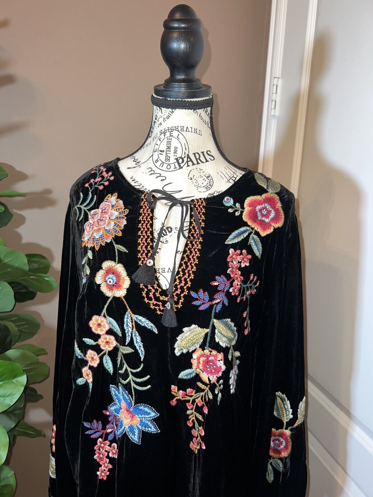 Johnny Was Black Velvet Heavily Embroidered Tunic Top XL Peasant