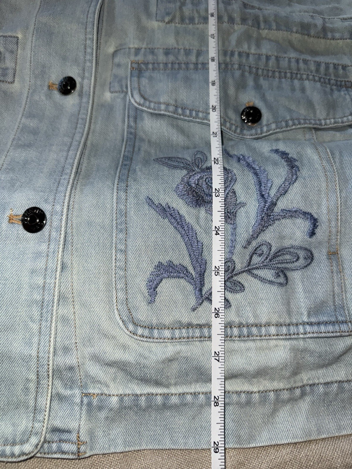 Johnny Was XL Denim Jacket Shacket Coat Embroidered Blue Light Wash Johnny Was