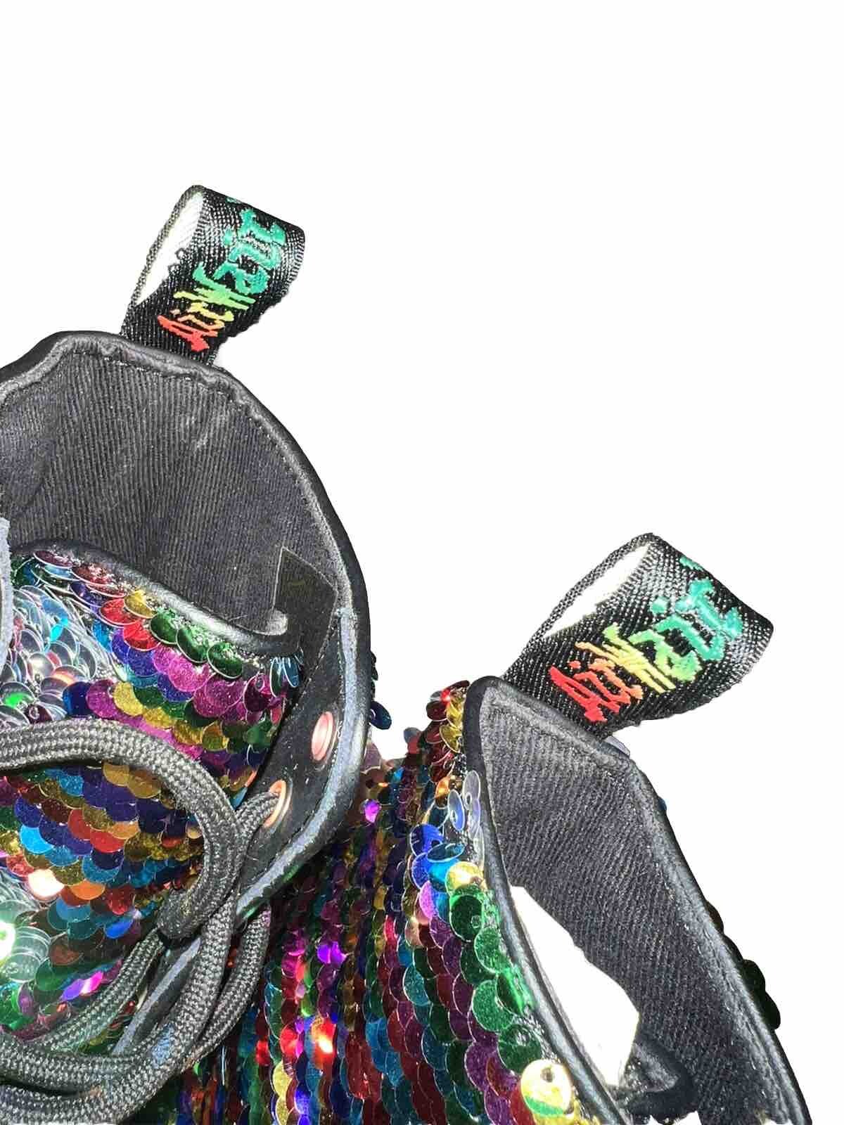 8704044