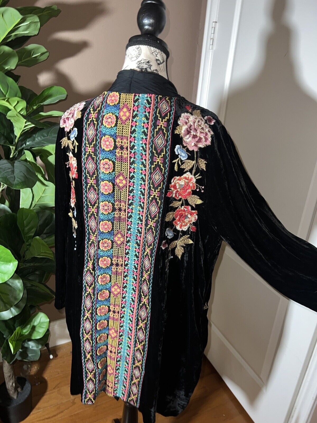 Johnny Was Black Embroidered Velvet & Silk Long Kimono Wrap Large Floral