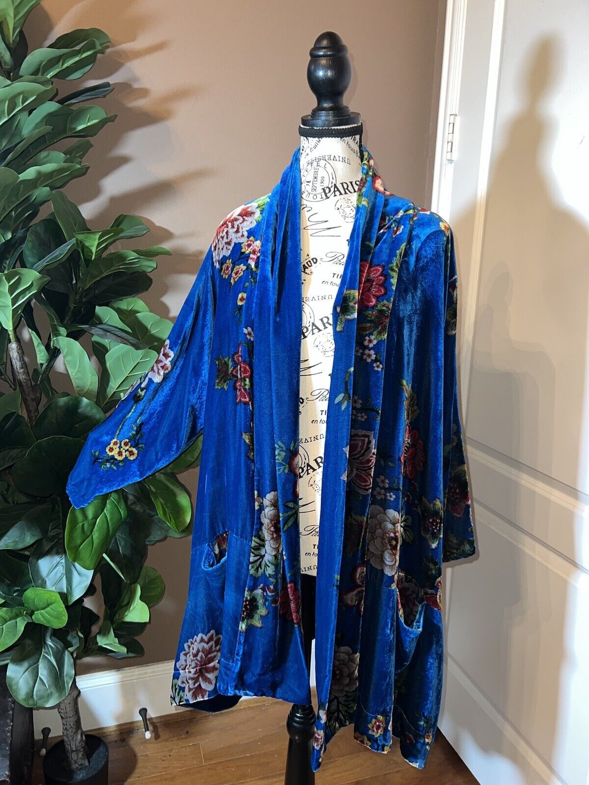 Johnny Was XL Blue Floral Velvet Kimono Wrap Jacket Duster Gorgeous Colors