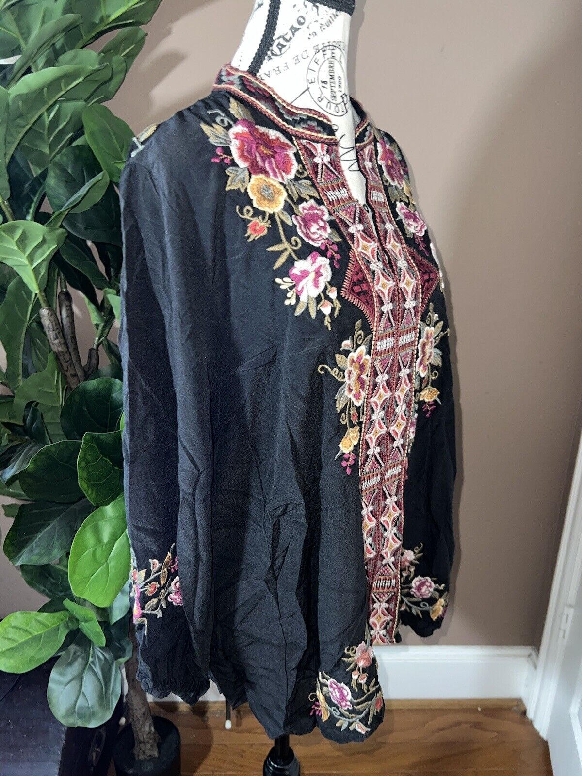 100% Silk Johnny Was Black Tunic Top XL 1X Kimono Embroidered Floral