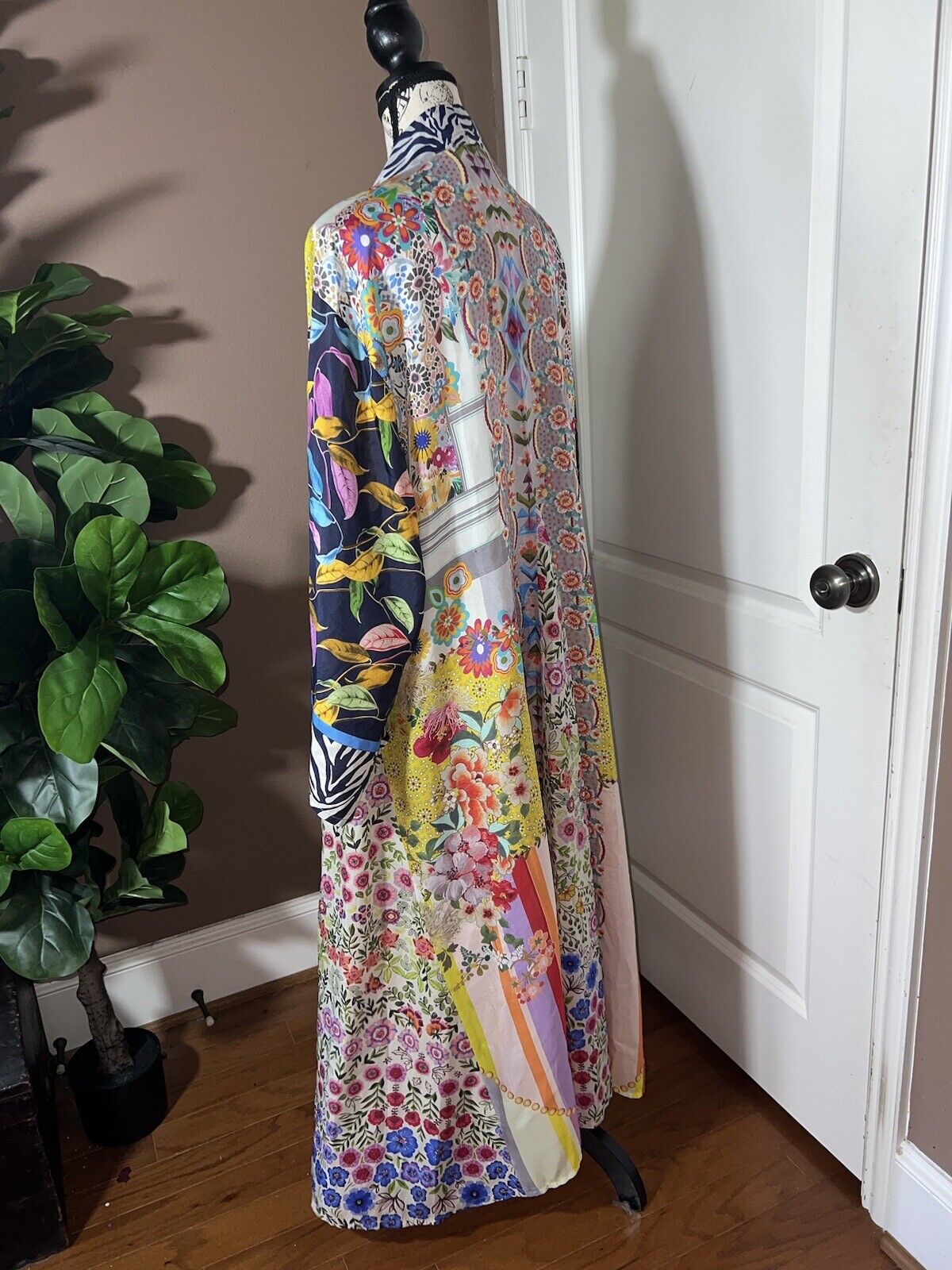 Johnny Was 100% Silk Long Kimono Wrap L Large Spring Floral Duster Robe