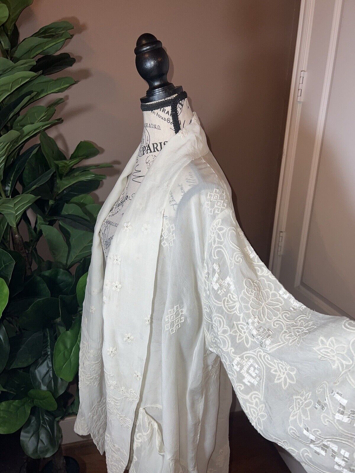 Johnny Was Ivory Ecru Silky Embroidery & Lace Kimono Beach Wedding L Large Wrap