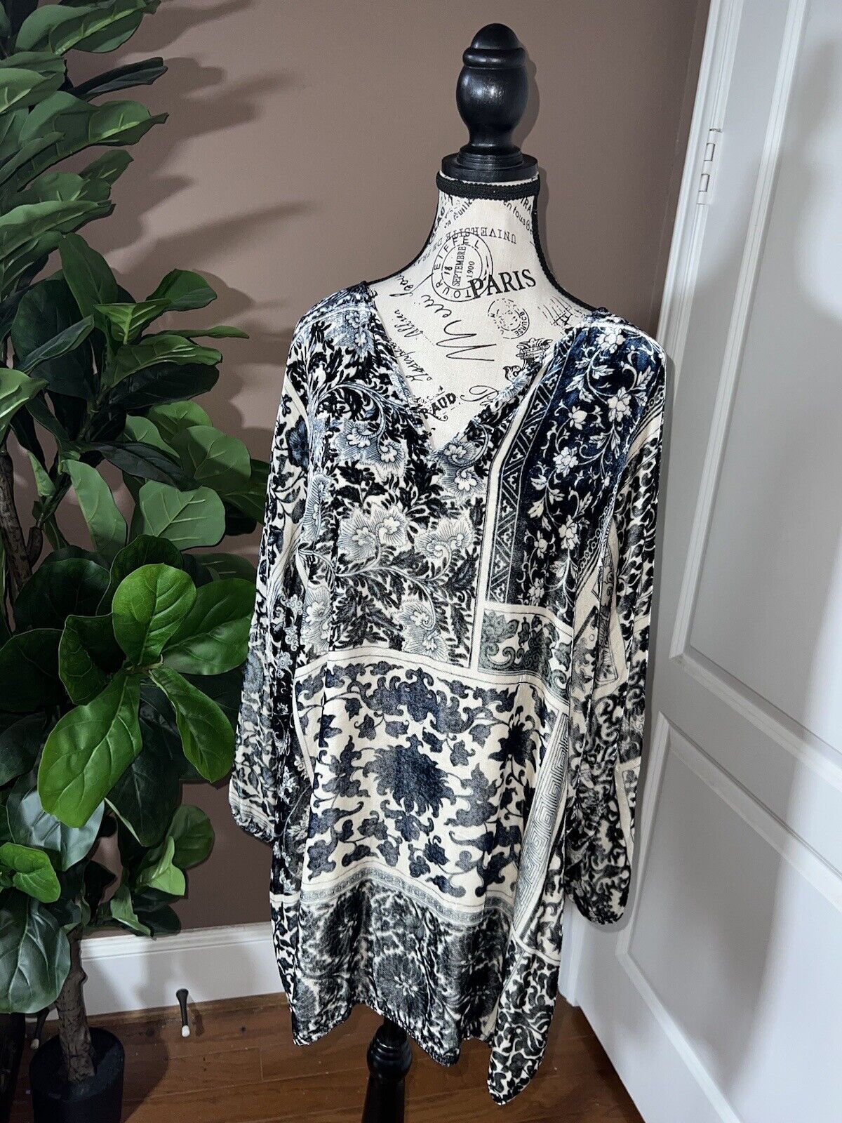 Johnny Was Sz XL Blue & White Velvet Tunic Top Mini Dress Long Kimono Sleeve