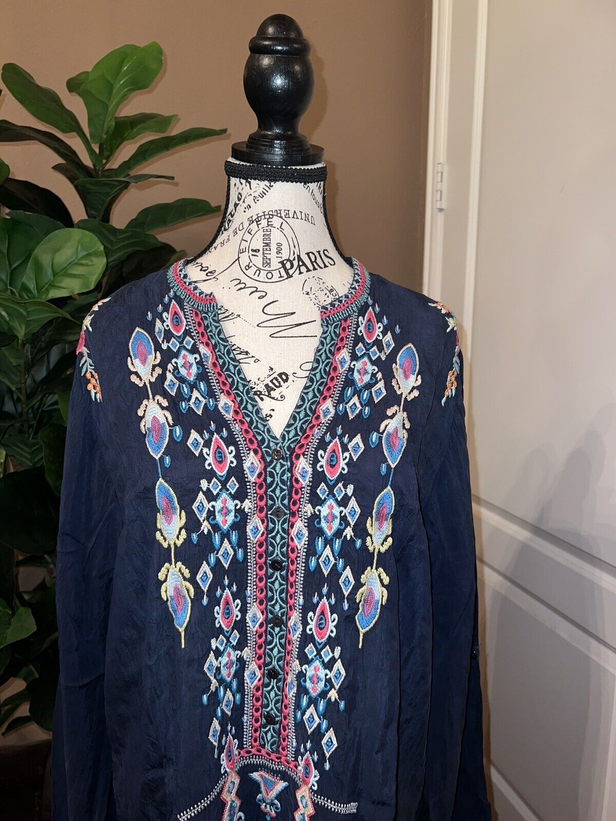 Johnny Was Sz XL Heavily Embroidered Silky Navy Tunic Top Kimono Sleeve