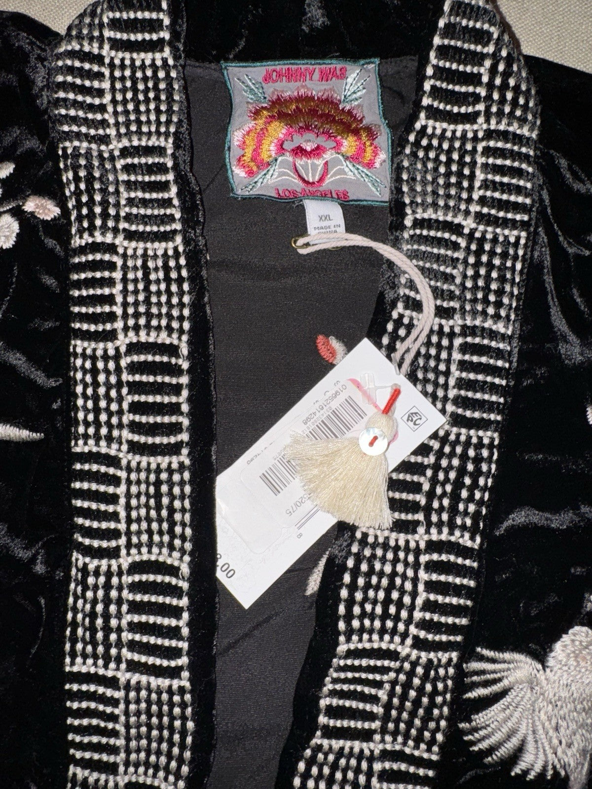 8060998