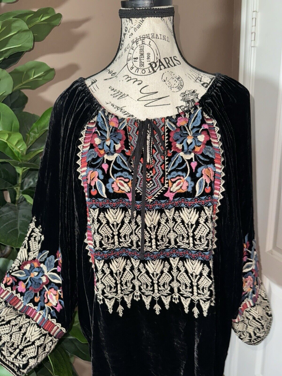 Johnny Was Black Velvet Heavily Embroidered Tunic Top XL 1X Peasant Blouse