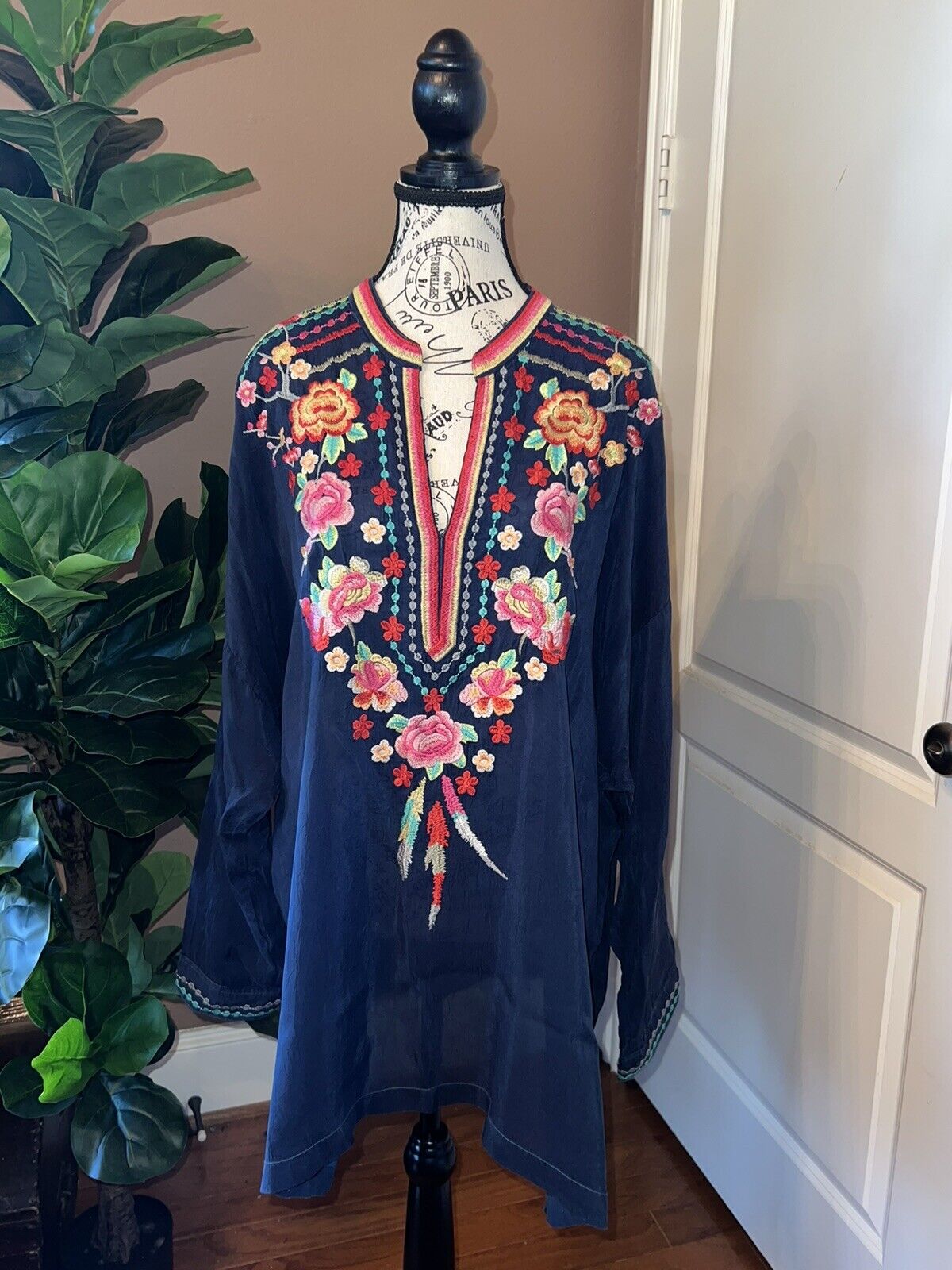 Johnny Was Sz L Large Heavily Embroidered Silky Navy Tunic Top Kimono Sleeve