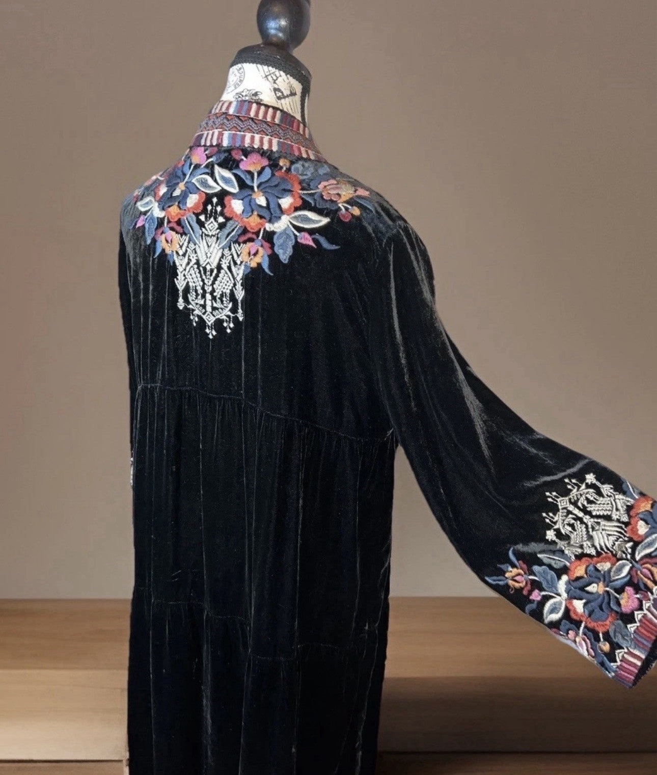 Johnny Was Velvet Kimono Wrap Jacket M Medium Black Embroidery Duster Oversized Johnny Was