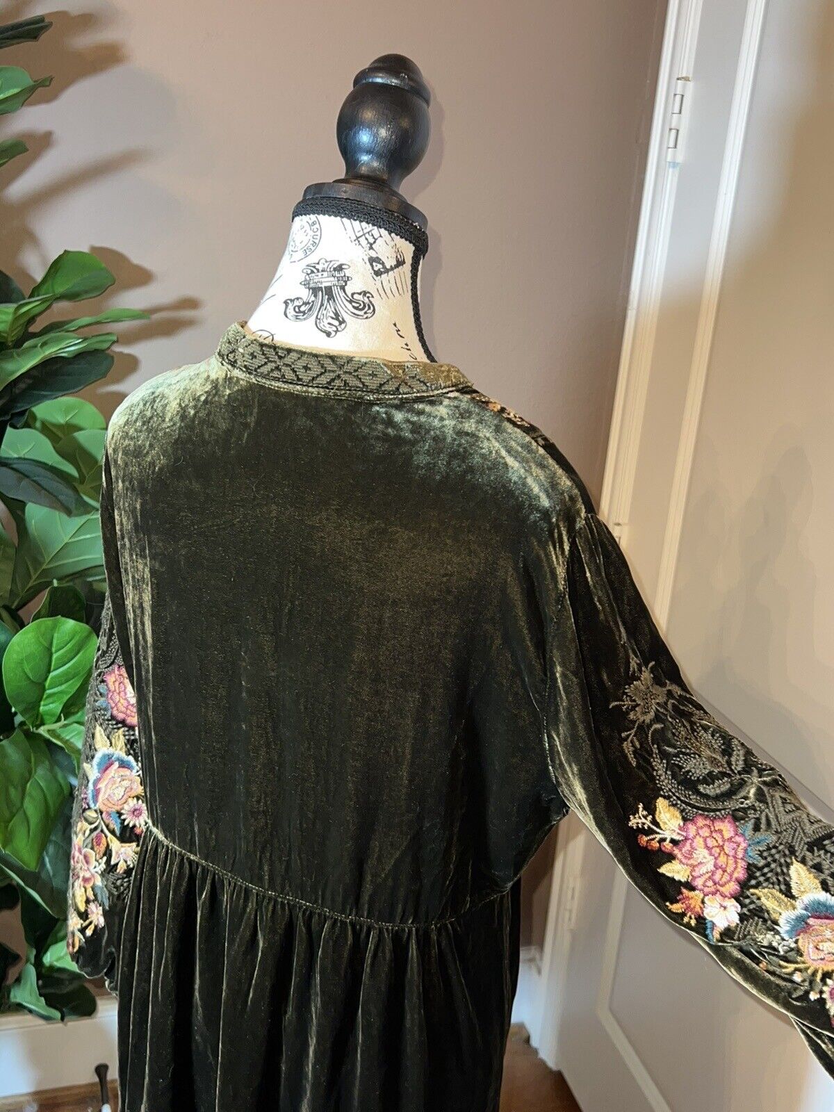 Johnny Was L Olive Green Velvet Heavily Embroidered Peasant Top Mini Dress