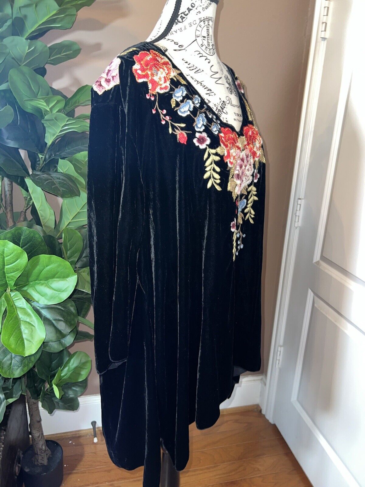 Johnny Was 3X 3XL Black Velvet Embroidered Tunic Top Kimono Gold Thread WOW