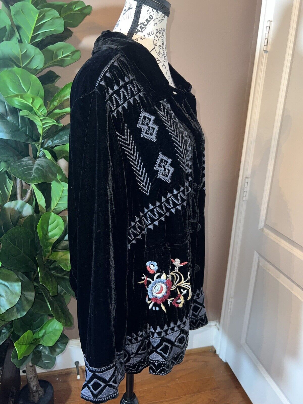 Johnny Was Black Velvet W Embroidery Button Up Kimono Jacket Coat 1X 1XL