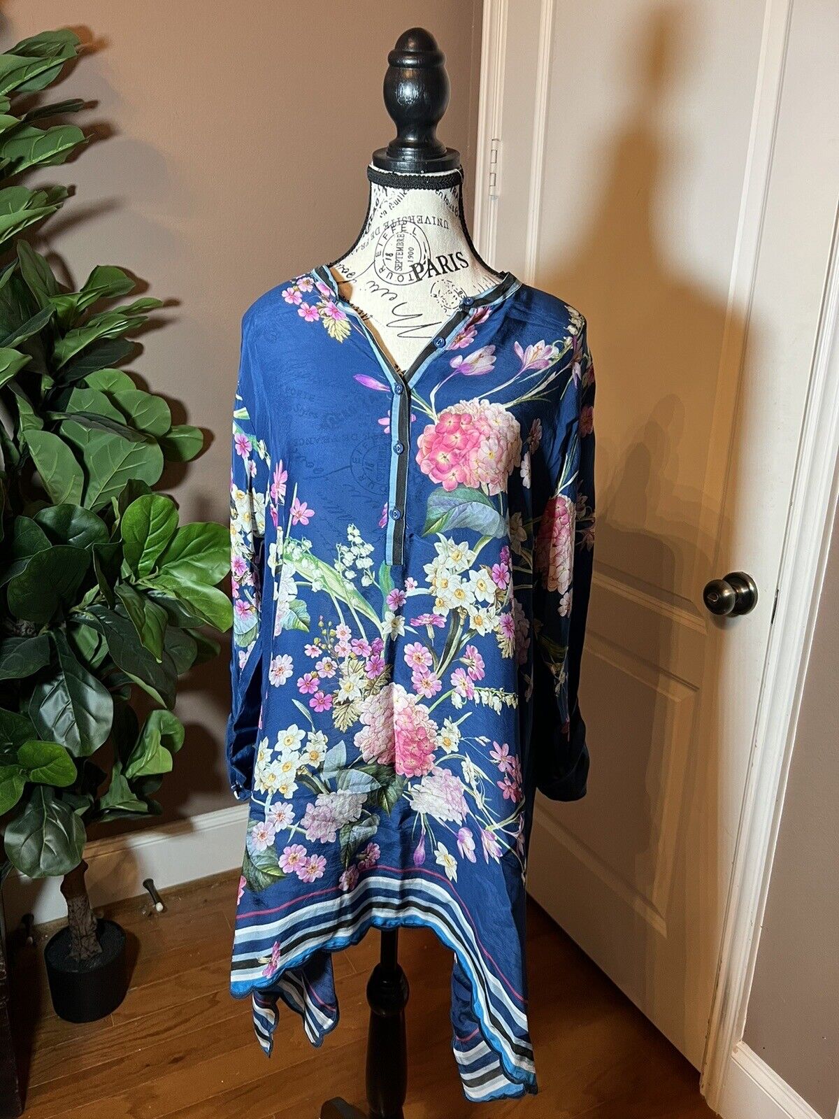 New Johnny Was Silky Floral Blue & Pink Blouse Top Tunic Sz L