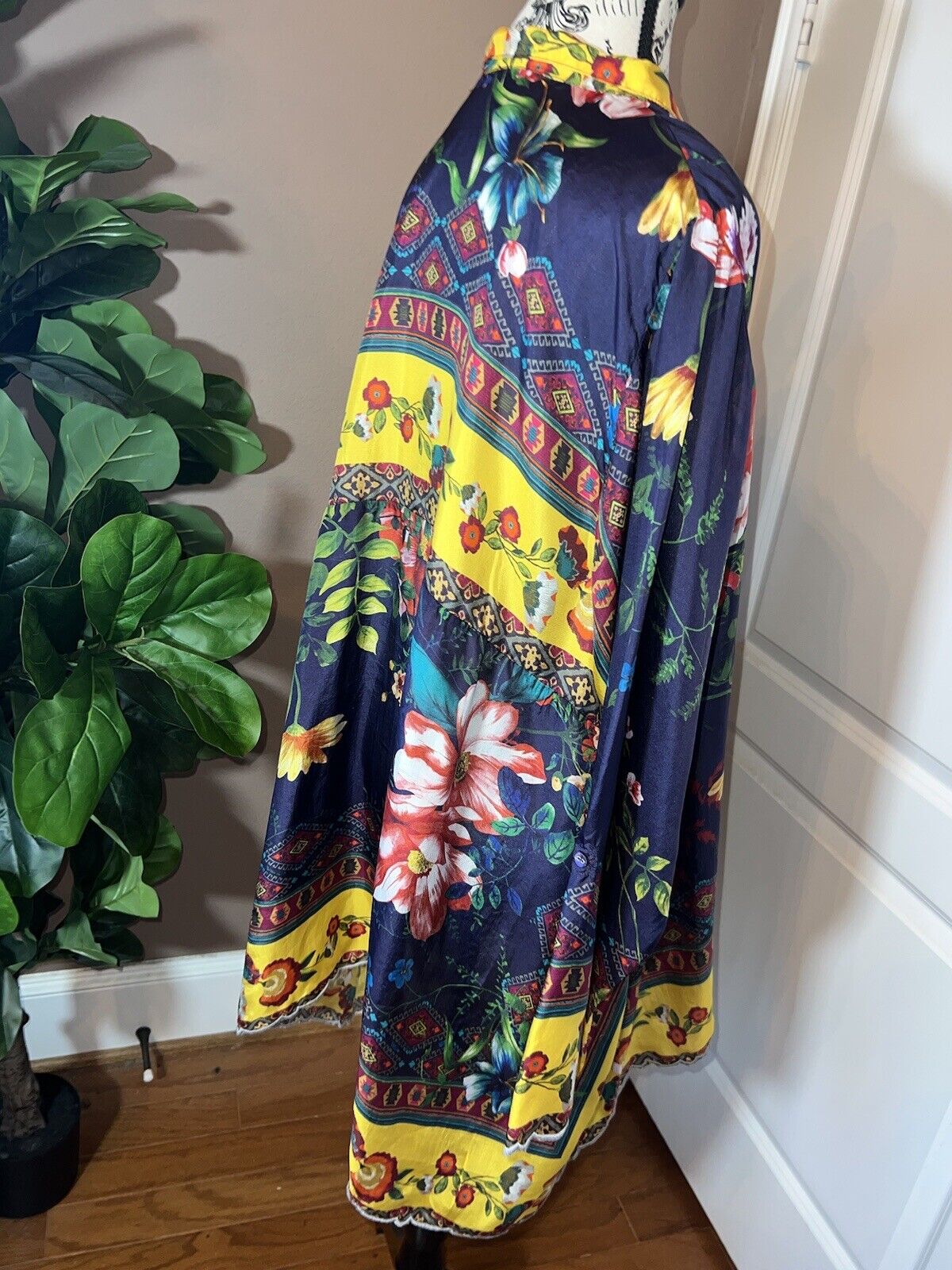 Johnny Was 100% Silk Tunic Top Scalloped Hem Jewel Tone XL 1X 1XL Floral