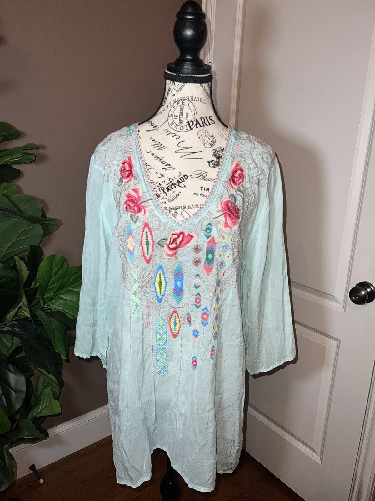 Johnny Was XL Baby Blue Tunic Top Cool Lightweight Silky Soft BOHO Embroidery Johnny Was