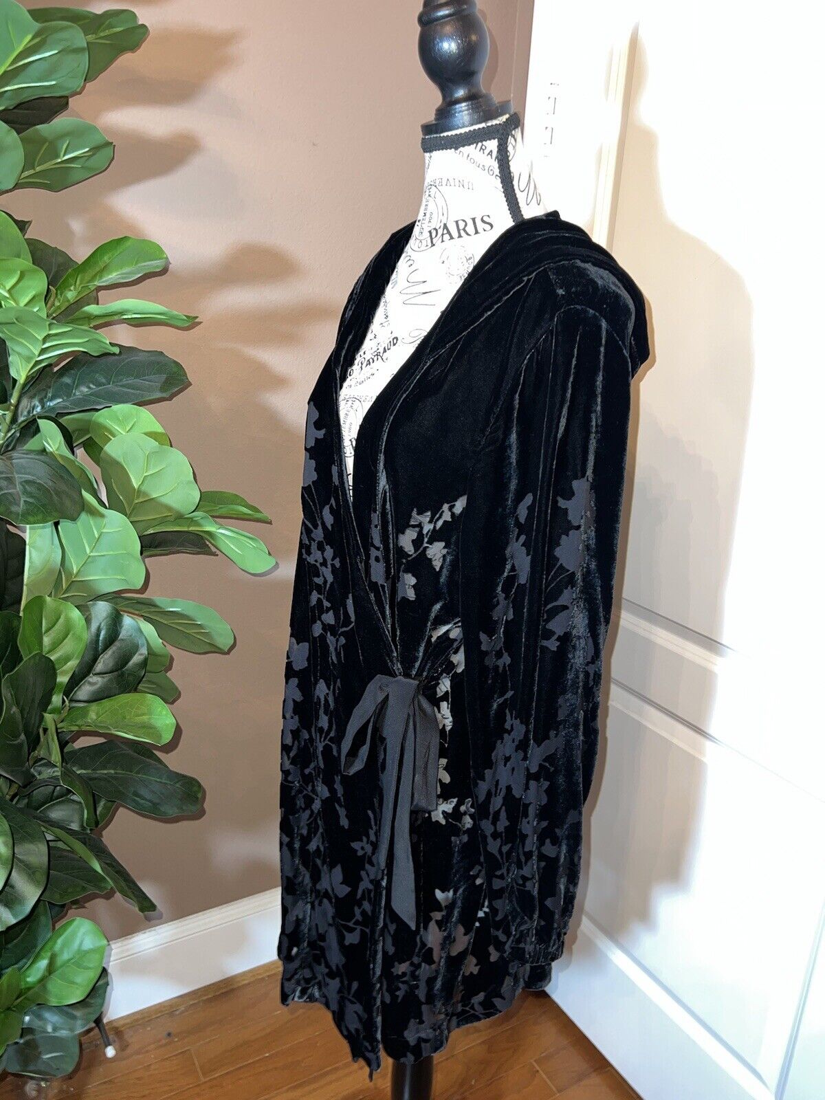 Johnny Was Black Burnout Velvet Sz L Large Luxurious Wrap Kimono Hoodie