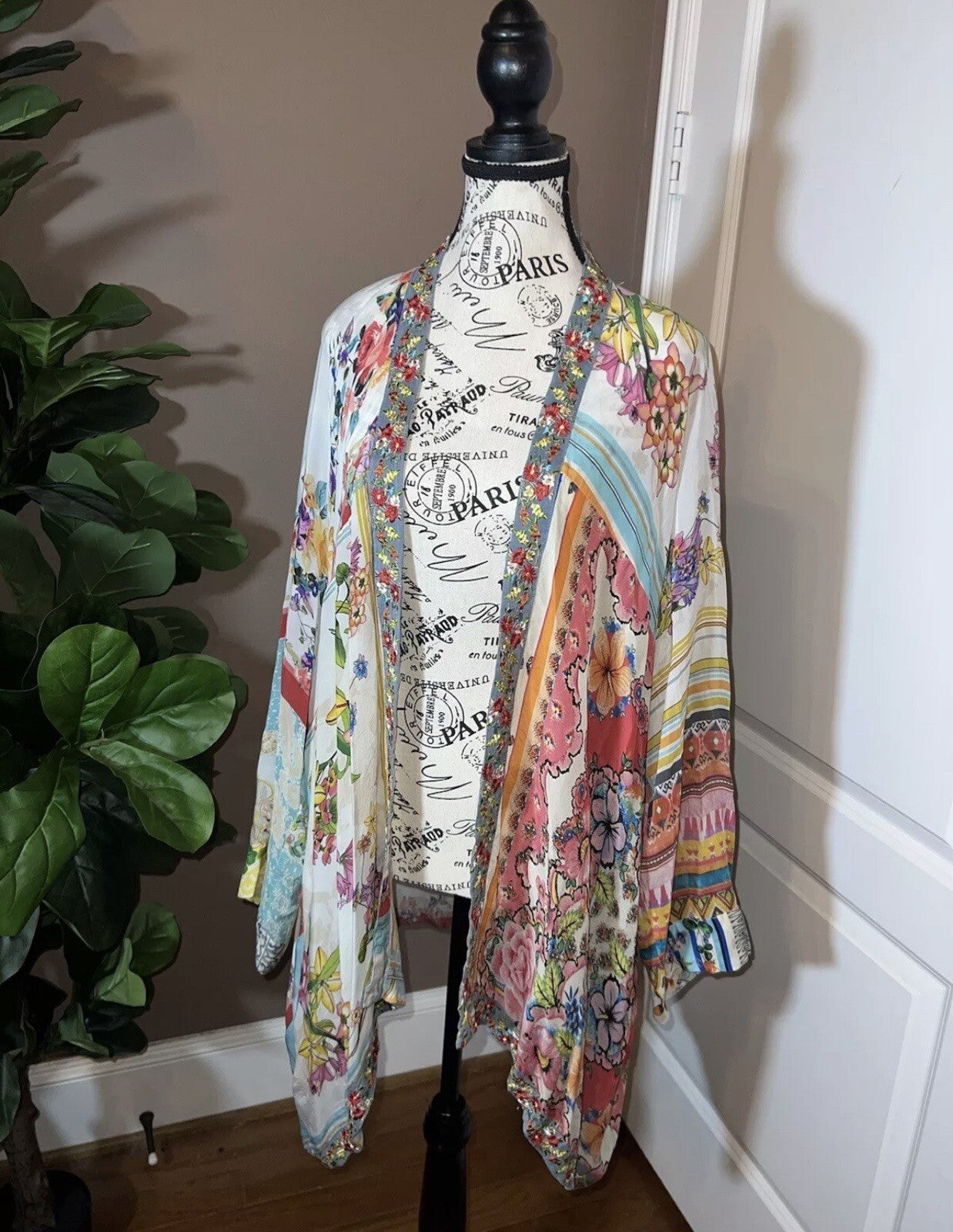 Johnny Was XL Silky Kimono Lightweight Cool Jacket Wrap Embroidered Pockets BOHO Johnny Was