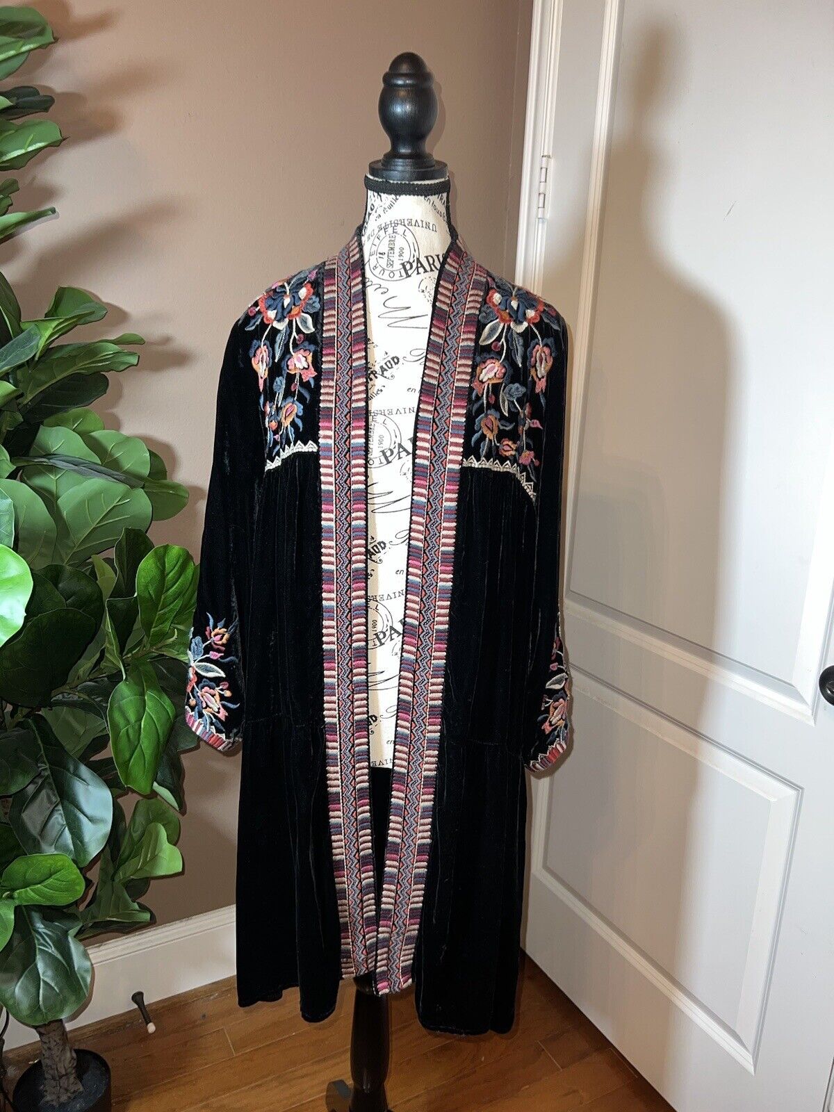 Johnny Was XL 1X Long Black Velvet Kimono Wrap Jacket Duster Oversized  Aztec