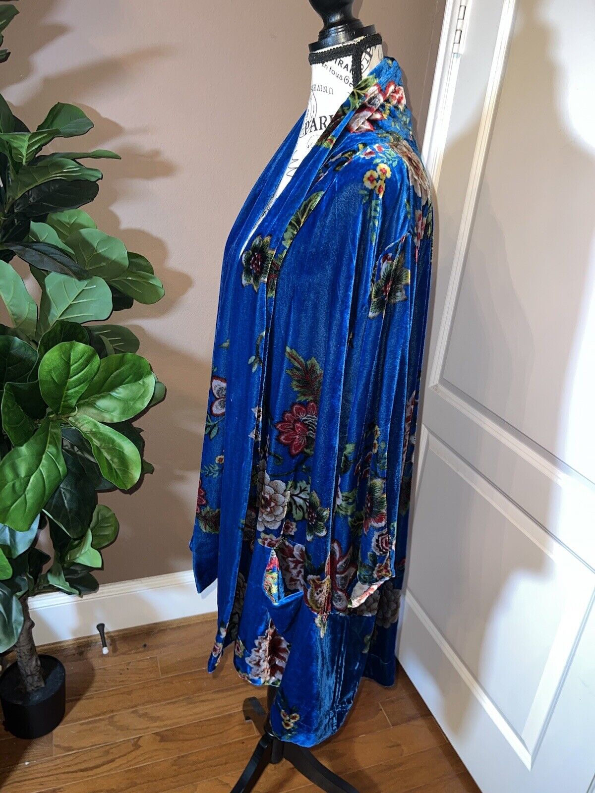 Johnny Was XL Blue Floral Velvet Kimono Wrap Jacket Duster Gorgeous Colors