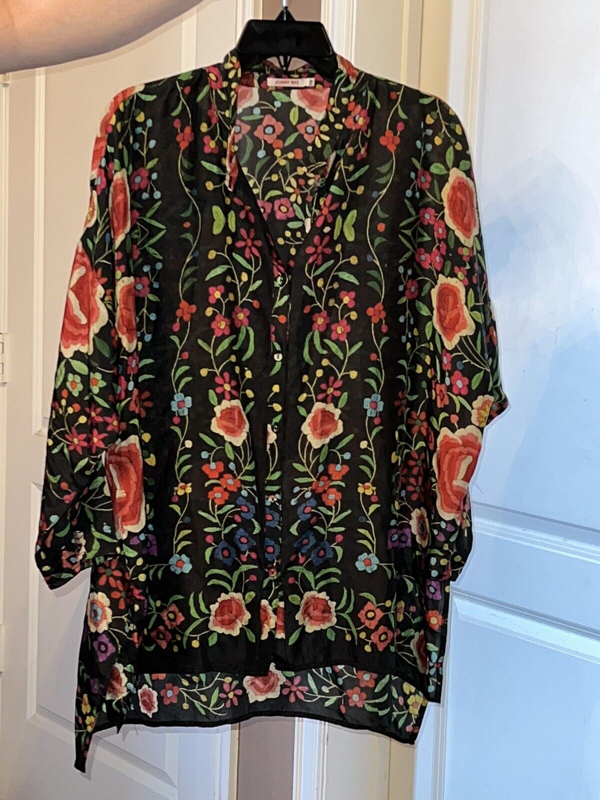 GORGEOUS Silk Johnny Was Tunic Top M petite Medium 100% Silk Soft & Flowy Floral