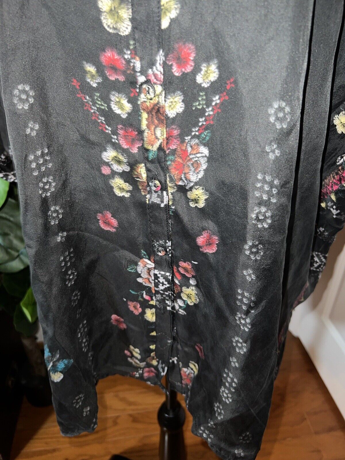 Johnny Was 100% Silk Long Sleeve Tunic Top Button Up Blouse Kimono Sleeves Sz L