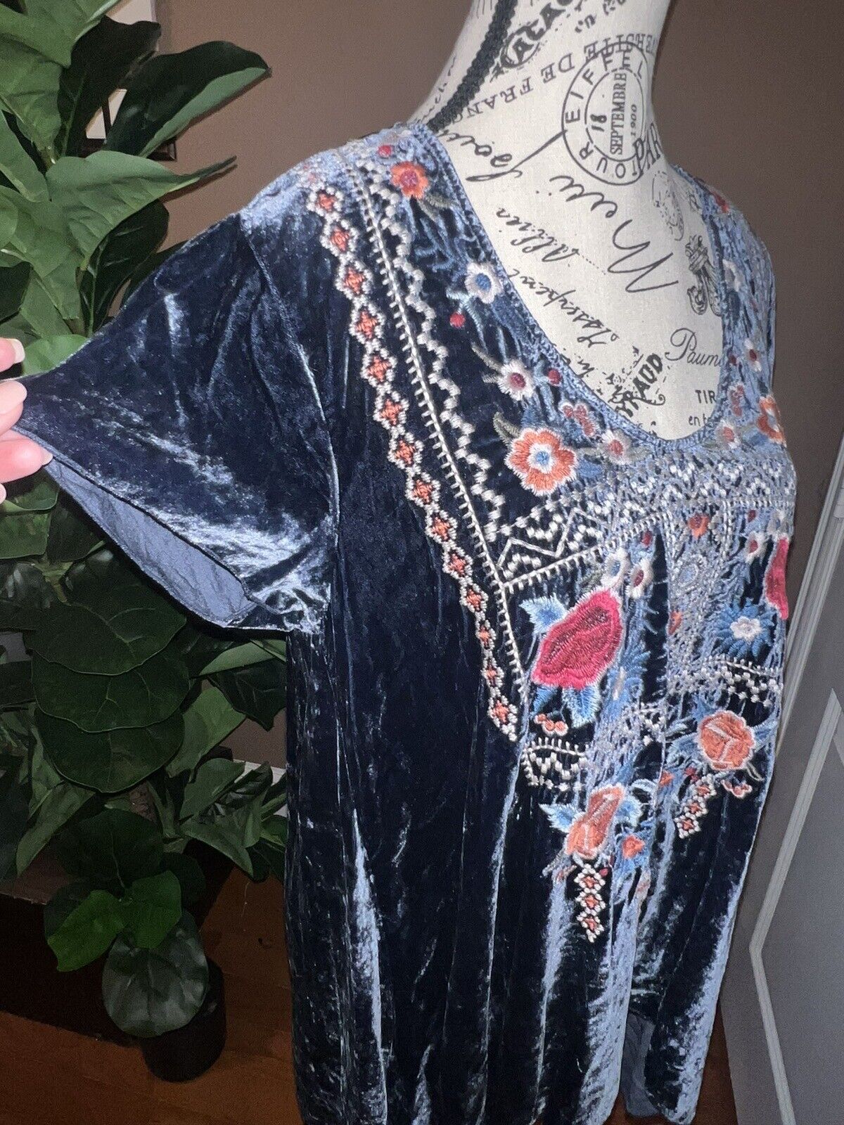 Johnny Was Midnight Blue Velvet Embroidered Tunic Top Kimono Sz M Medium