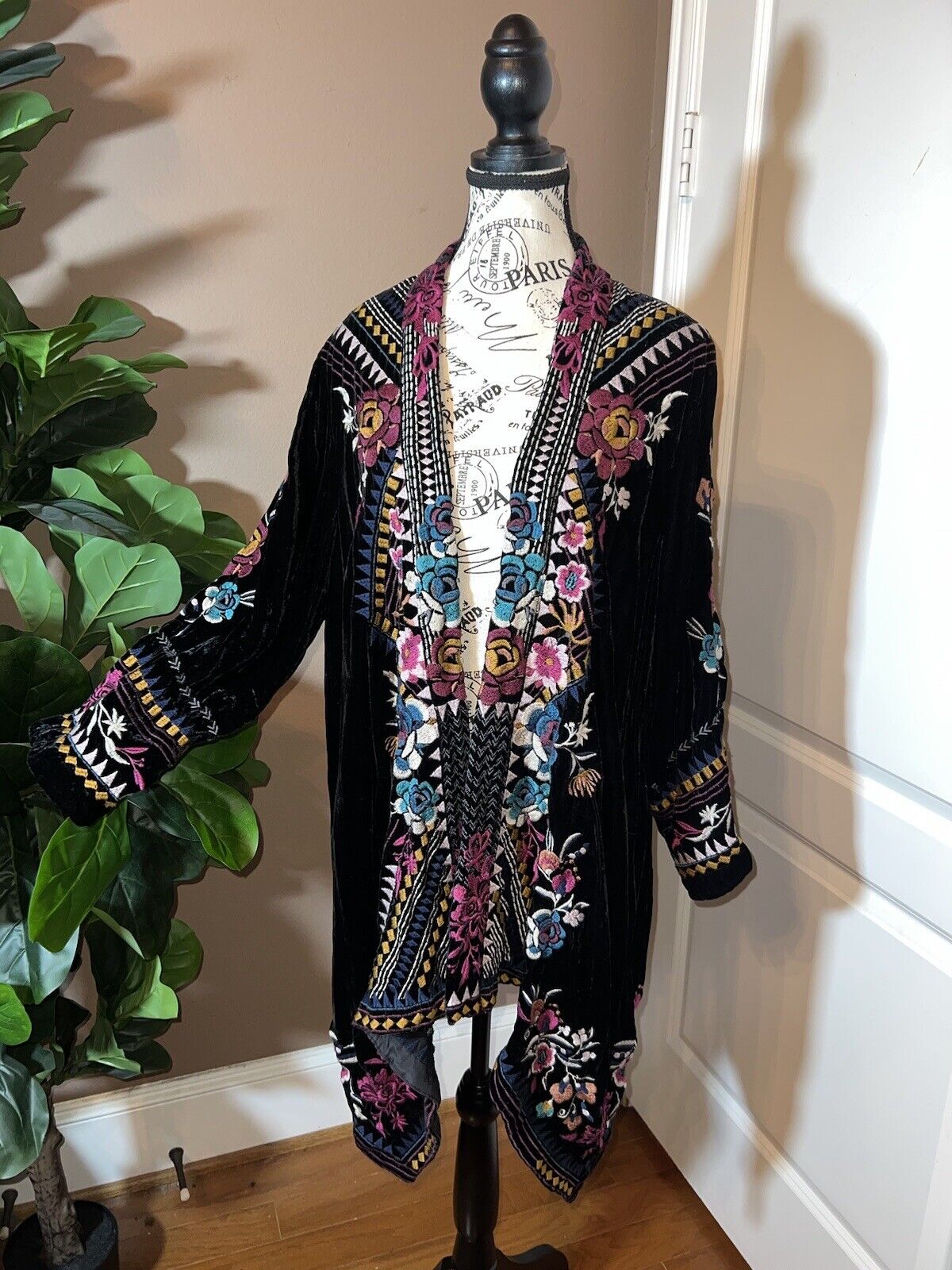 Johnny Was Black Velvet L Large Oversized Embroidered Wrap Duster Kimono