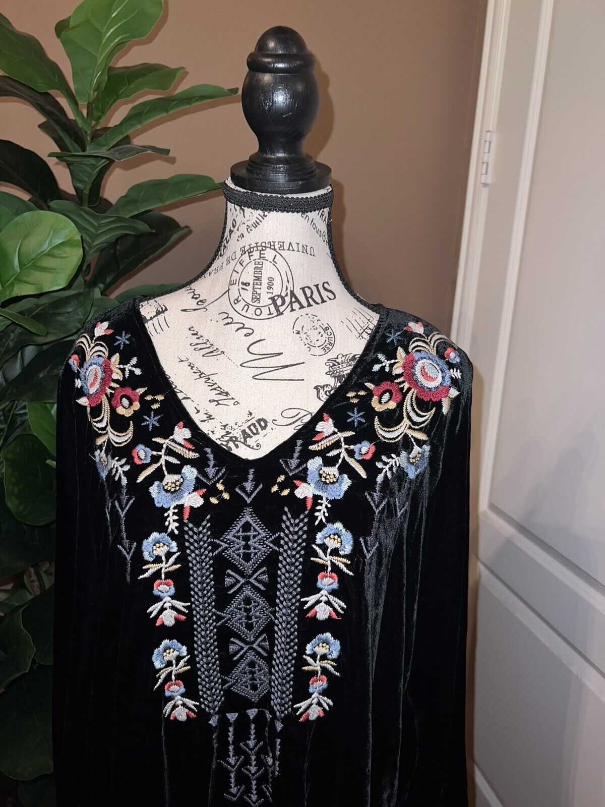 Johnny Was 3X 3XL Black Velvet Embroidered Tunic Top Long Sleeve Blouse Shirt