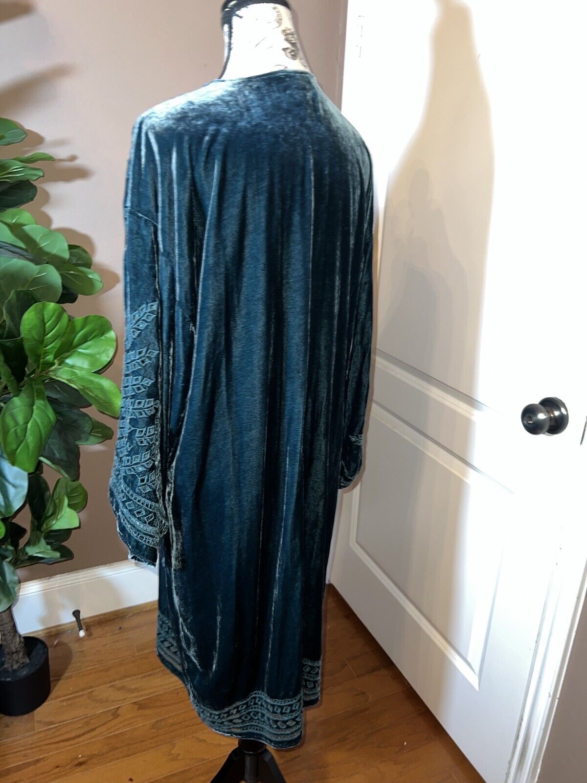 NEW Johnny Was Jade Sz XL 1X Velvet Long Kimono Duster Wrap Green Embroidery NWT