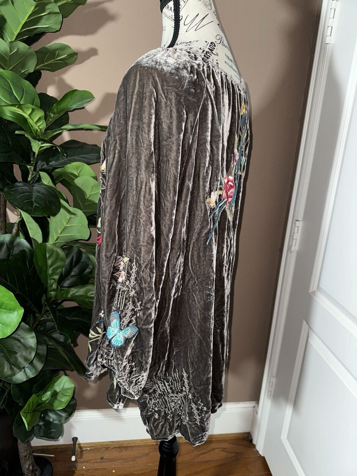 Johnny Was Sz XL Grey Velvet Heavily Embroidered Peasant Top Tunic Blouse