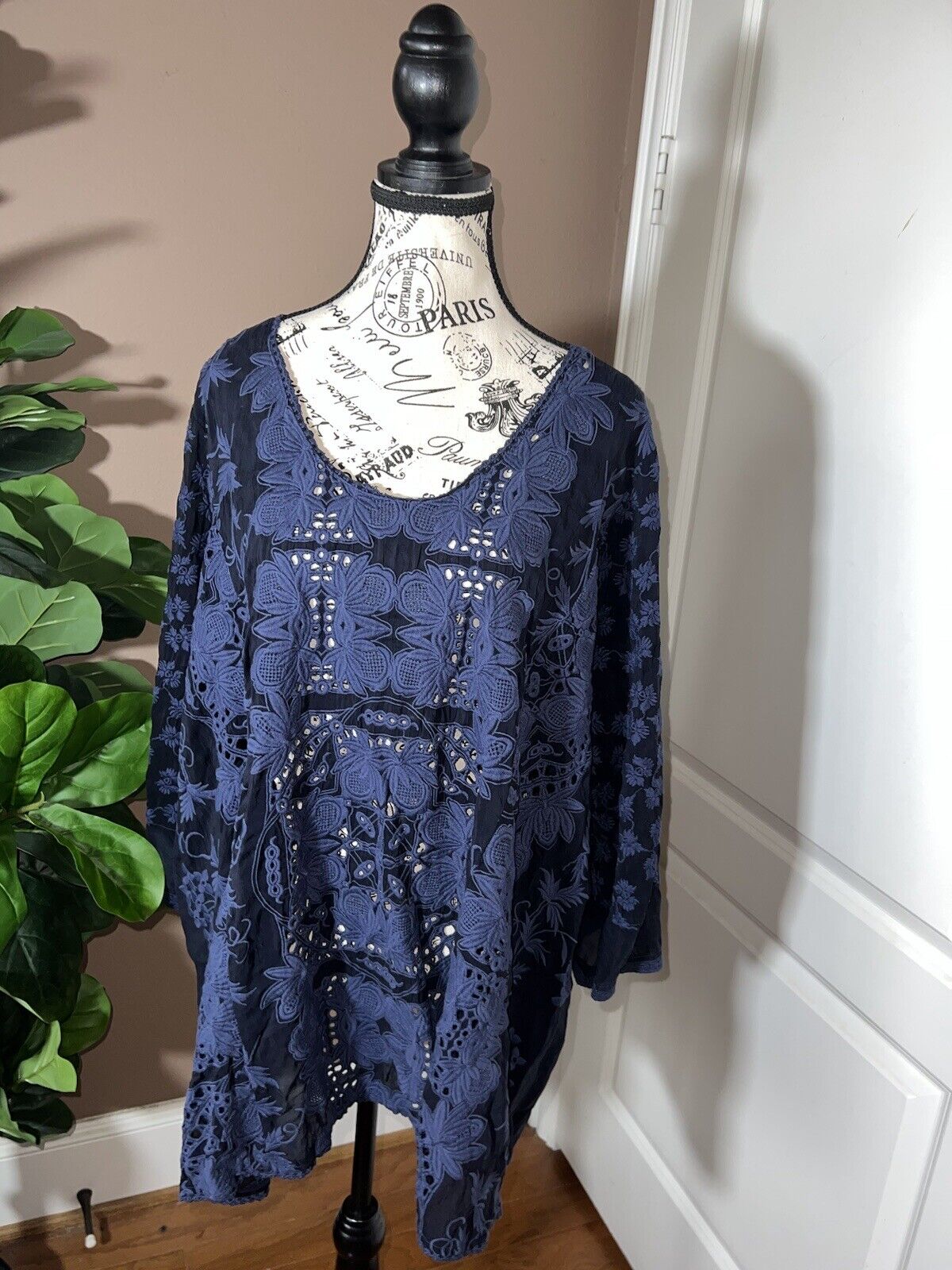 Johnny Was Sz XL Silky Navy Blue Tunic Top Tonal Eyelet Embroidery