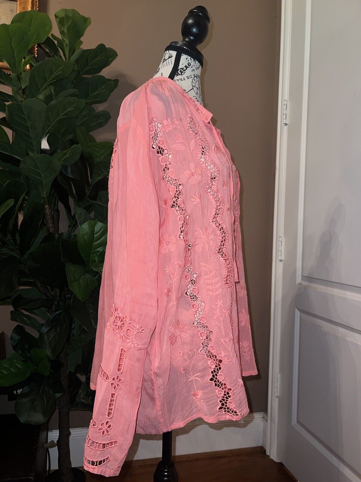 Johnny Was XL Coral Pink Long Sleeve Button Up Tunic Top Eyelet Embroidery