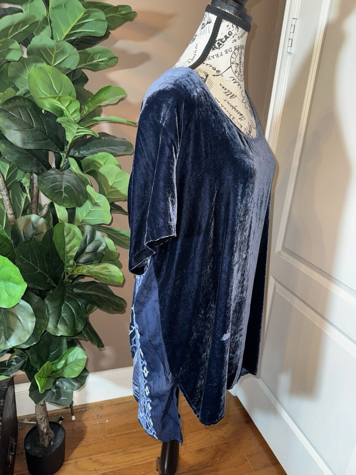 Johnny Was XL 1X Blue Velvet Tunic Top Shirt Mini Dress Embroidered Blouse