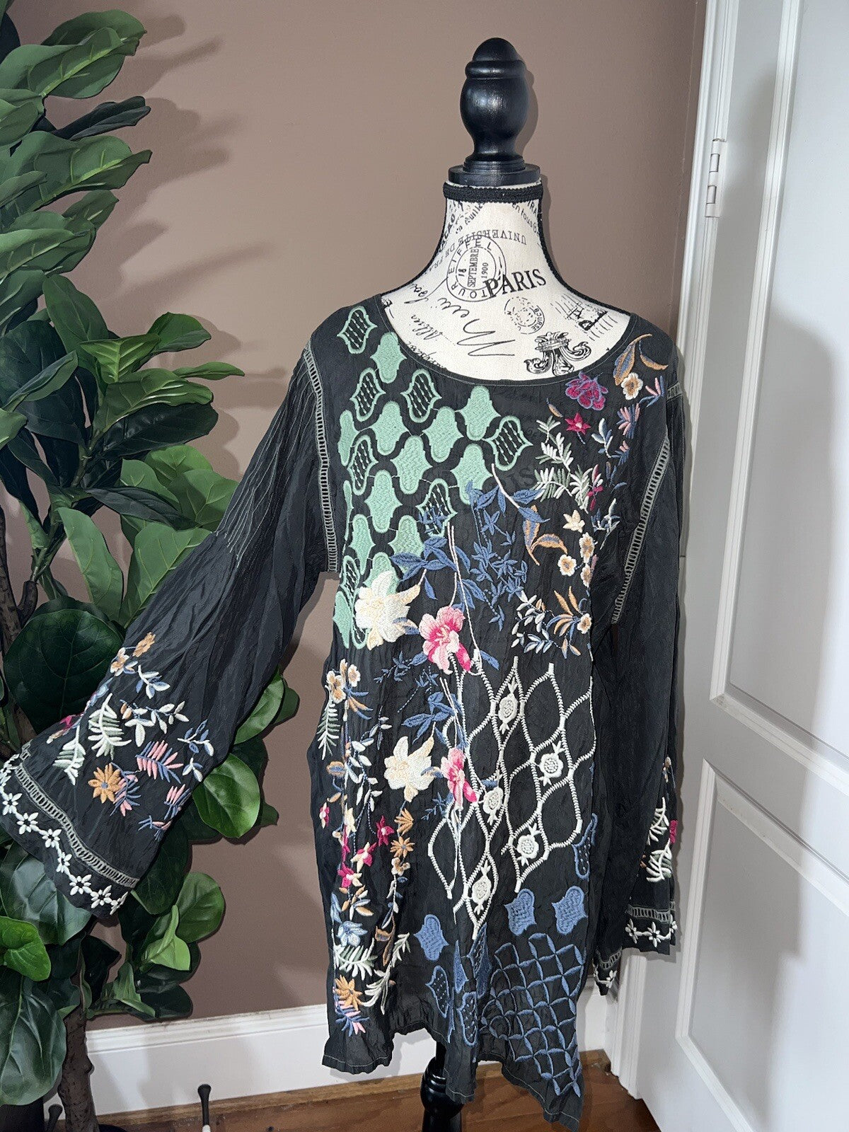Johnny Was L Black Embroidered Blouse Tunic Top Mini Dress Kimono Sleeve Shirt Johnny Was