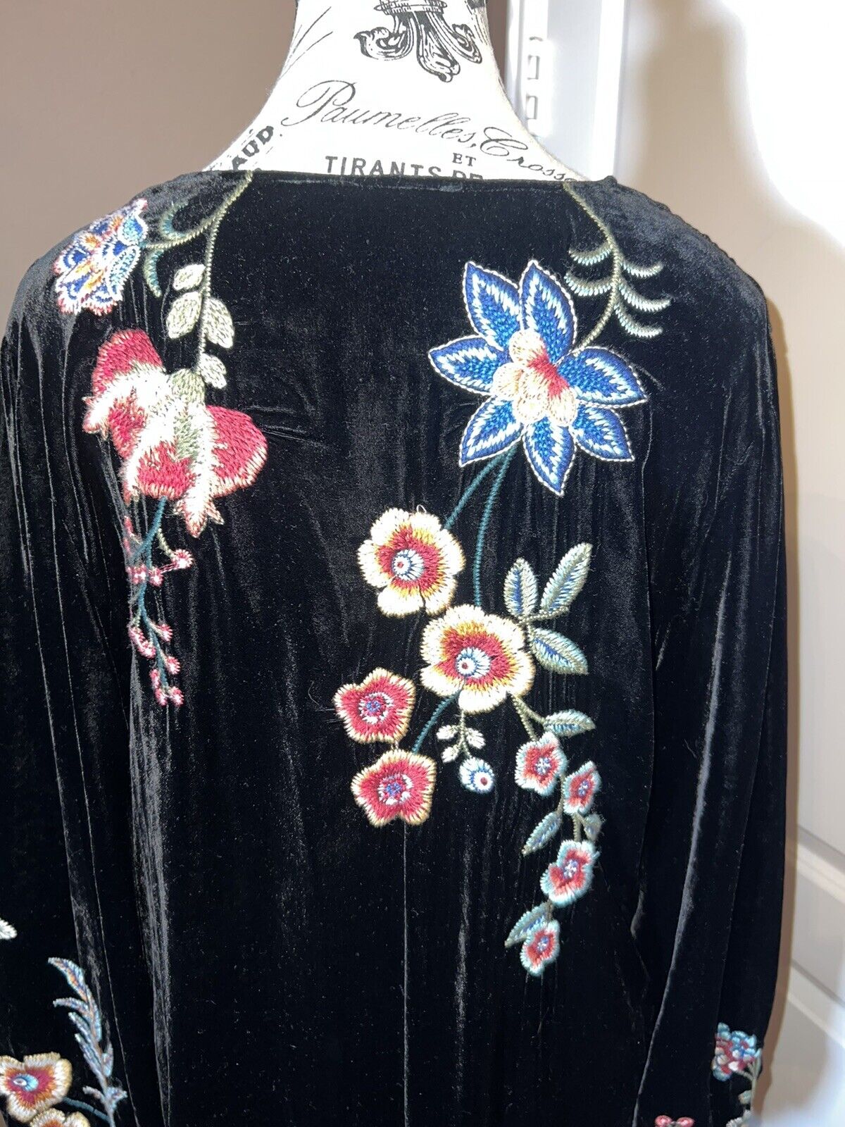 NEW Johnny Was Black Velvet Heavily Embroidered Tunic Top L Large Peasant NWT